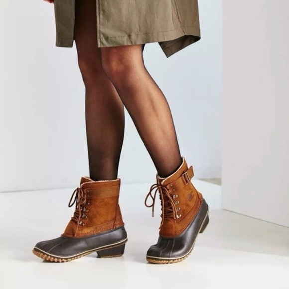 SOREL | Winter Fancy Lace-Up II Leather Duck Boots in Brown | Sz 9 - Picture 3 of 16